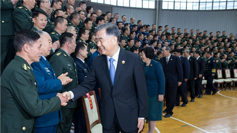 汪洋率代表團(tuán)赴廣西軍區(qū)、武警廣西總隊慰問
