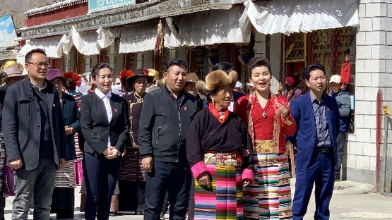 西藏民主改革60年，高原兒女唱響《我和我的祖國》