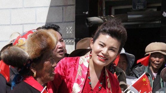 西藏民主改革60年，高原兒女唱響《我和我的祖國》