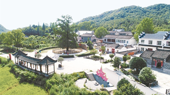 大別山深處，昔日的窮山溝蝶變?yōu)檫h(yuǎn)近聞名的幸福村
