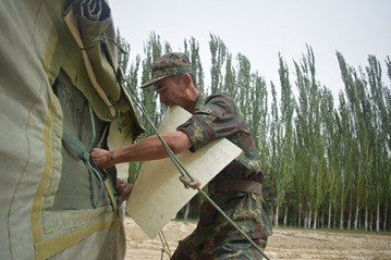 火箭軍某部后裝實(shí)戰(zhàn)化練兵比武現(xiàn)場