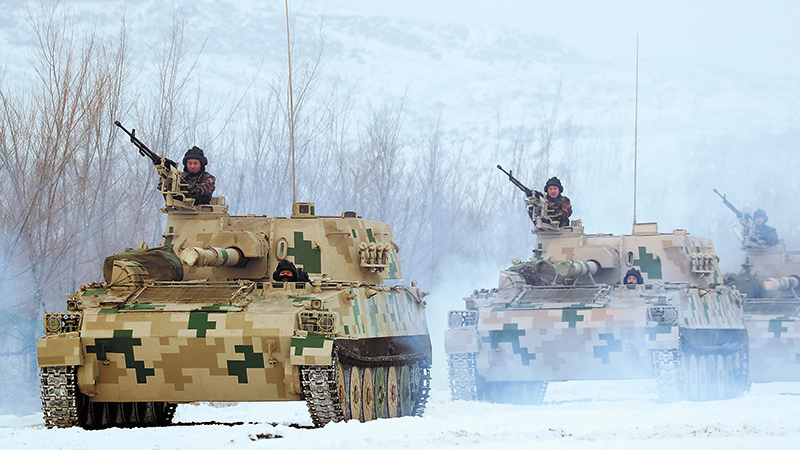 新春走軍營丨冬訓(xùn)①沖進(jìn)風(fēng)雪，體驗“凍感”與“動感”