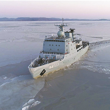 新春走軍營｜-20℃，海軍海冰723船犁耕冰海暢航道