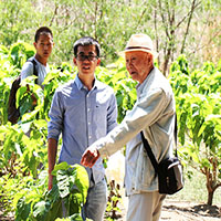 88歲深入天山采集，90歲堅持在研究一線，他是“高擎火把的引路人”