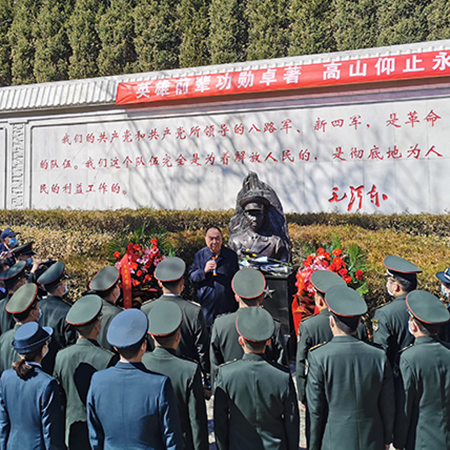 北京衛(wèi)戍區(qū)朝陽(yáng)第七退休干休所開(kāi)展主題祭掃活動(dòng)