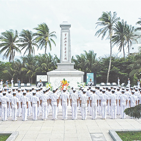 清明節(jié)，全軍官兵通過(guò)多種形式祭奠緬懷革命先烈