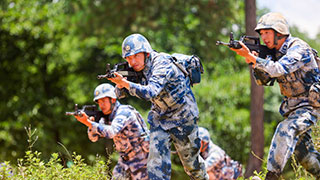 空降兵某部政治教導(dǎo)員余海龍:立身為旗的“黨代表”