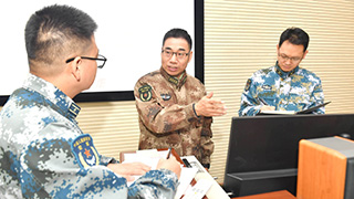 國防大學(xué)聯(lián)合作戰(zhàn)學(xué)院教授平志偉:鍛造勝戰(zhàn)英才的師者
