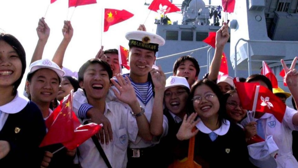 香江艦影：人民海軍艦艇歷次訪港精彩瞬間