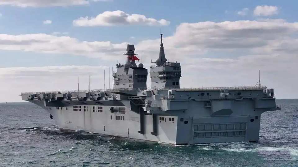 海軍四川艦順利完成首次航行試驗(yàn)