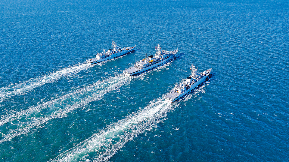 錘煉作戰(zhàn)利劍！海軍某訓(xùn)練艦支隊艦艇編隊開展訓(xùn)練