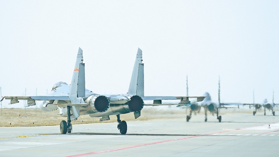 鷹擊長空——西部戰(zhàn)區(qū)空軍某部訓(xùn)練影像