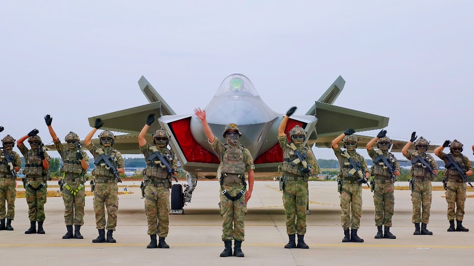 一組高清大圖，定格人民空軍硬核實力高光瞬間