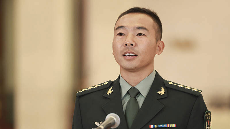 孫金龍在中國共產黨第二十次全國代表大會“黨代表通道”第一場采訪活動上答記者問。