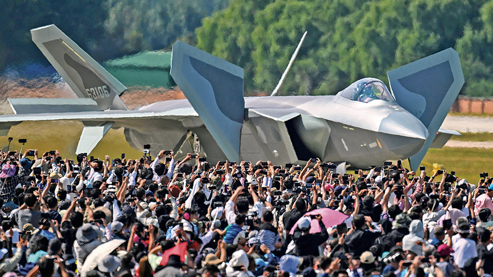 軍地深入開展全民國防教育活動現(xiàn)場的影像報道