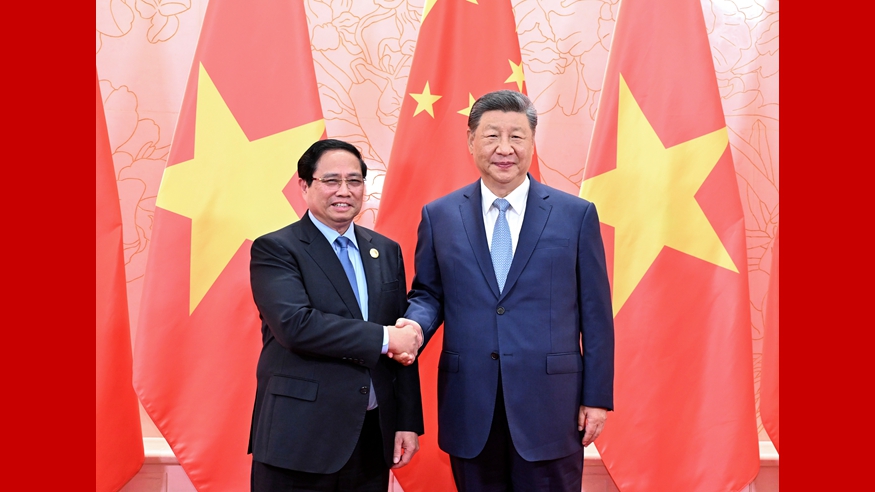 習(xí)近平會(huì)見(jiàn)越南總理范明政